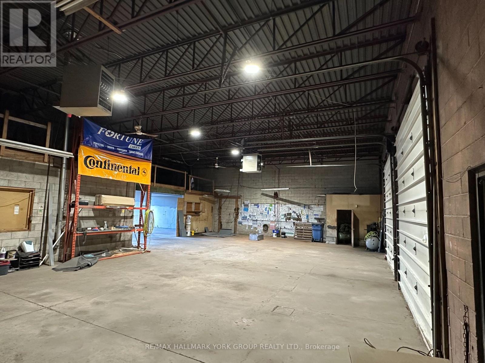 1-2 - 24707 Woodbine Avenue, Georgina, Ontario  L4P 3E9 - Photo 6 - N13863484