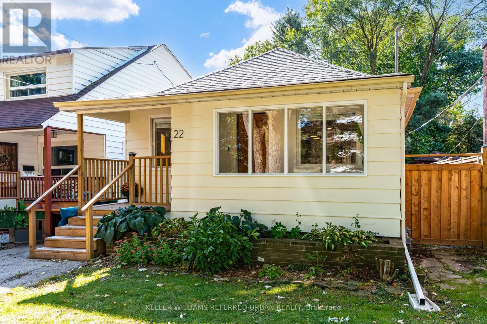 22 LONG BRANCH AVENUE, Toronto, Ontario