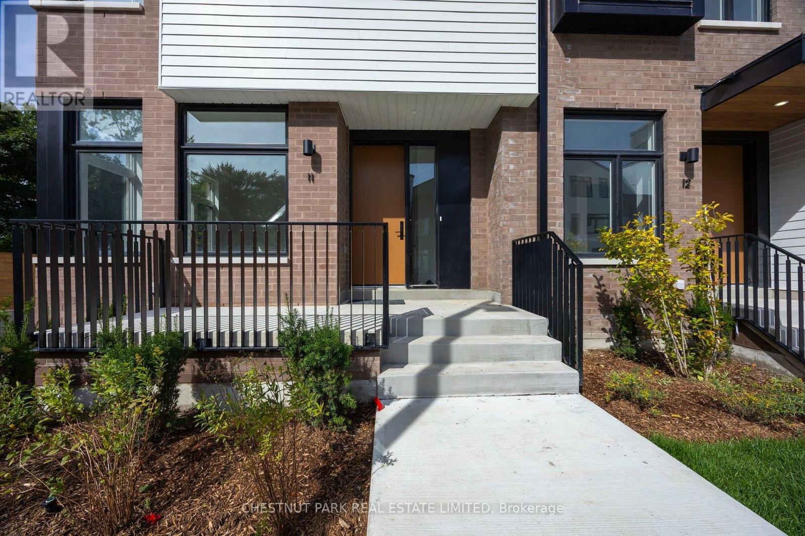11 - 20 Lou Parsons Way, Mississauga, Ontario  L5H 0B2 - Photo 2 - W13863408