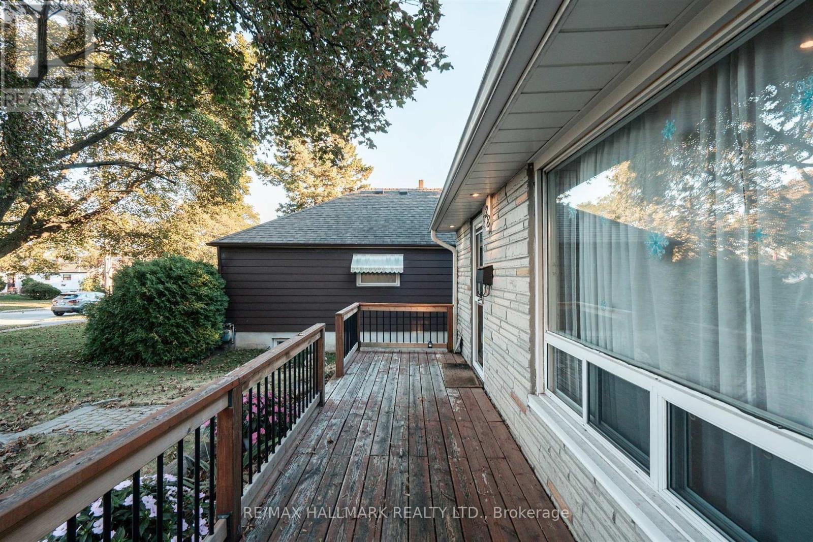 28 Finsbury Crescent, Toronto, Ontario  M8W 2H7 - Photo 6 - W13863562