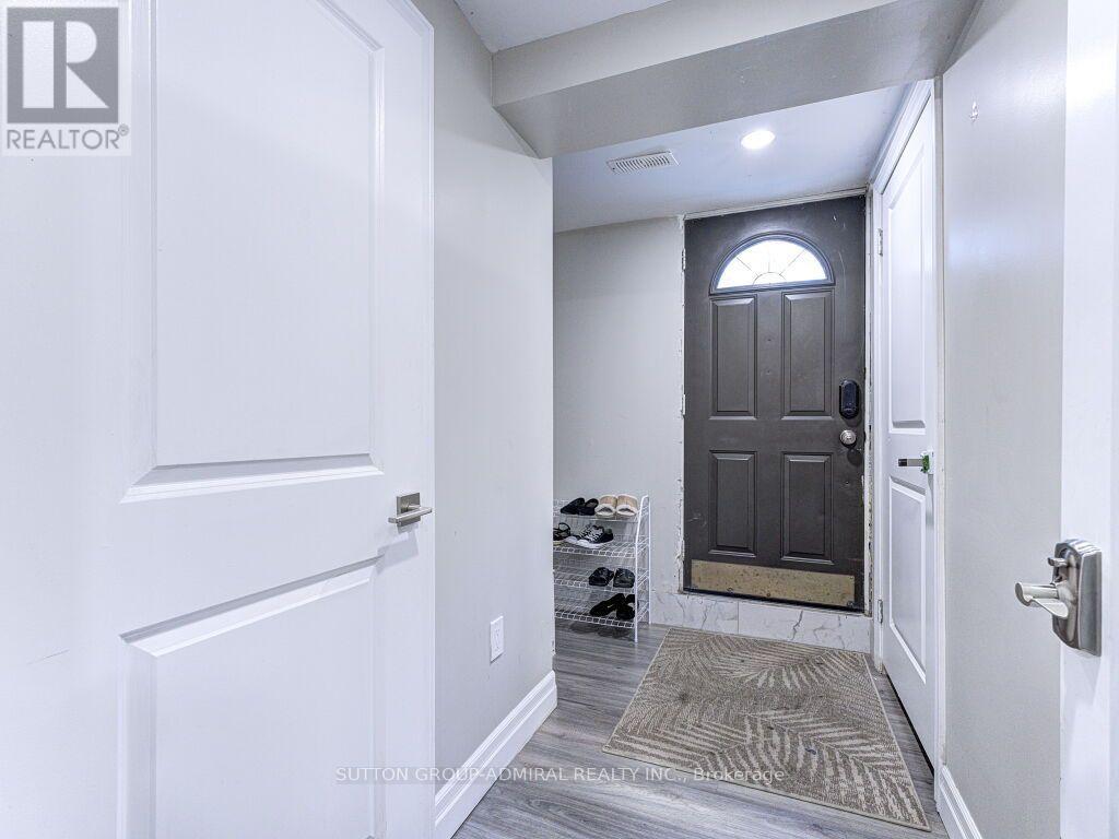 56 Lovilla Boulevard, Toronto, Ontario  M9M 1C5 - Photo 14 - W13863564