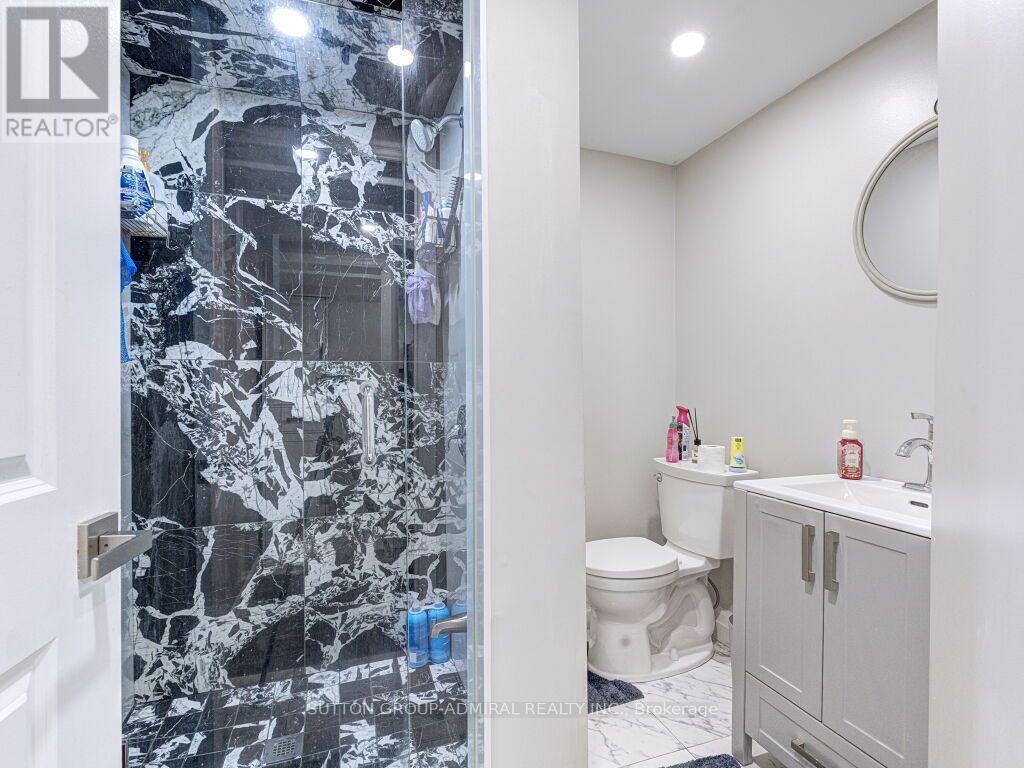 56 Lovilla Boulevard, Toronto, Ontario  M9M 1C5 - Photo 16 - W13863564
