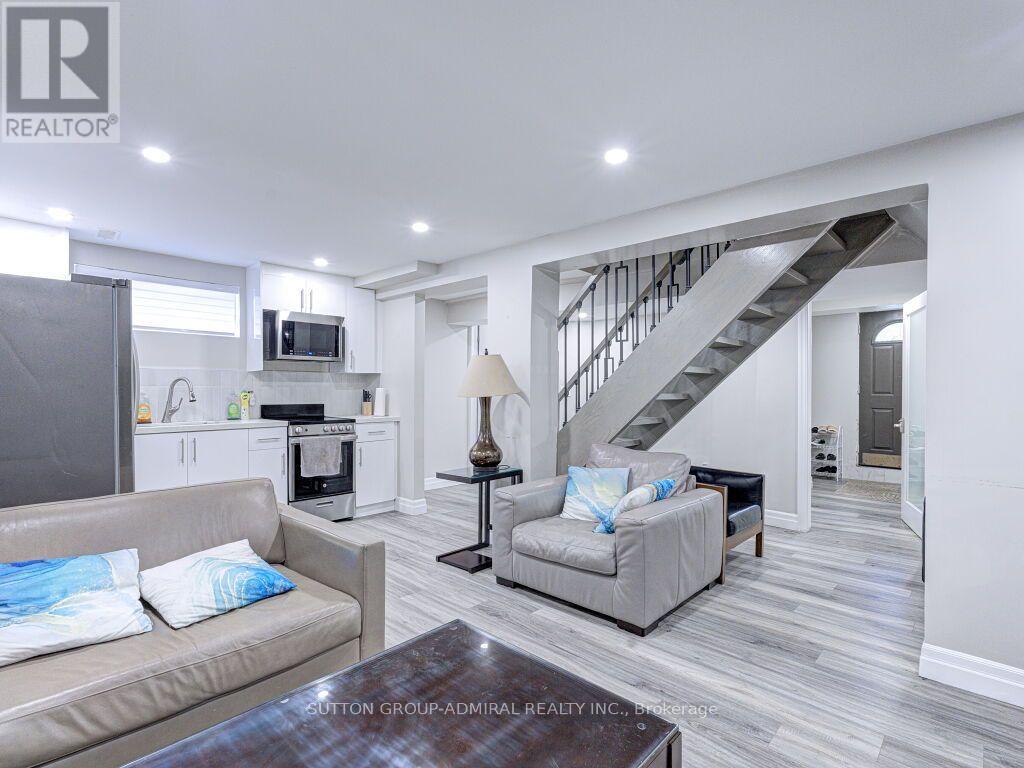56 Lovilla Boulevard, Toronto, Ontario  M9M 1C5 - Photo 18 - W13863564