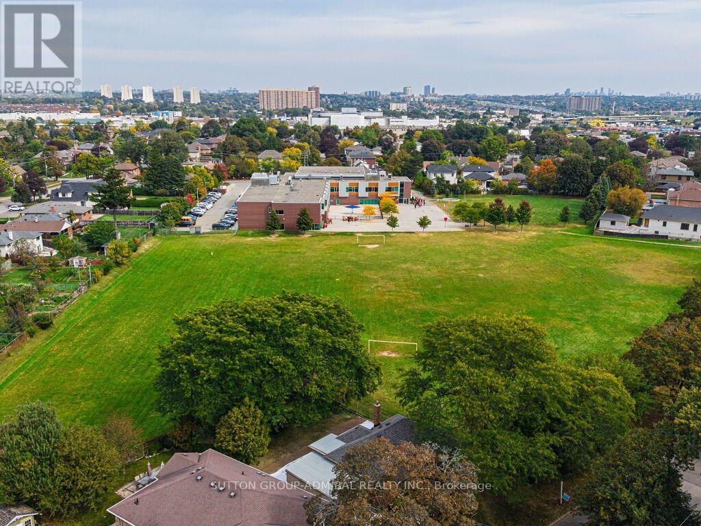 56 Lovilla Boulevard, Toronto, Ontario  M9M 1C5 - Photo 48 - W13863564