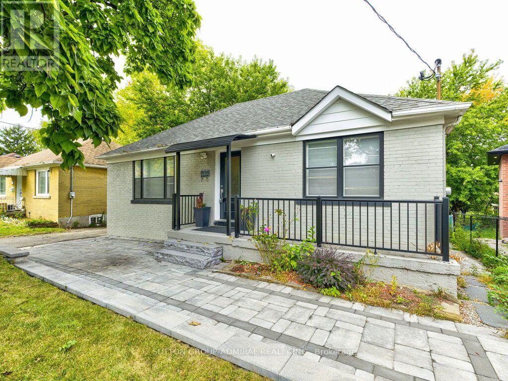 56 Lovilla Boulevard, Toronto, Ontario  M9M 1C5 - Photo 5 - W13863564