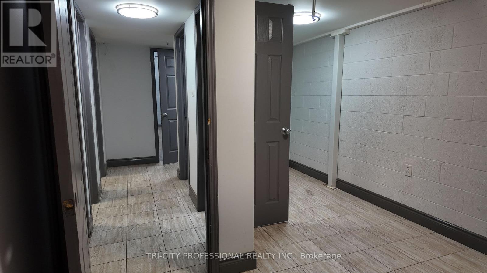 22 - 8 Melanie Drive, Brampton, Ontario  L4T 4K8 - Photo 2 - W13863590