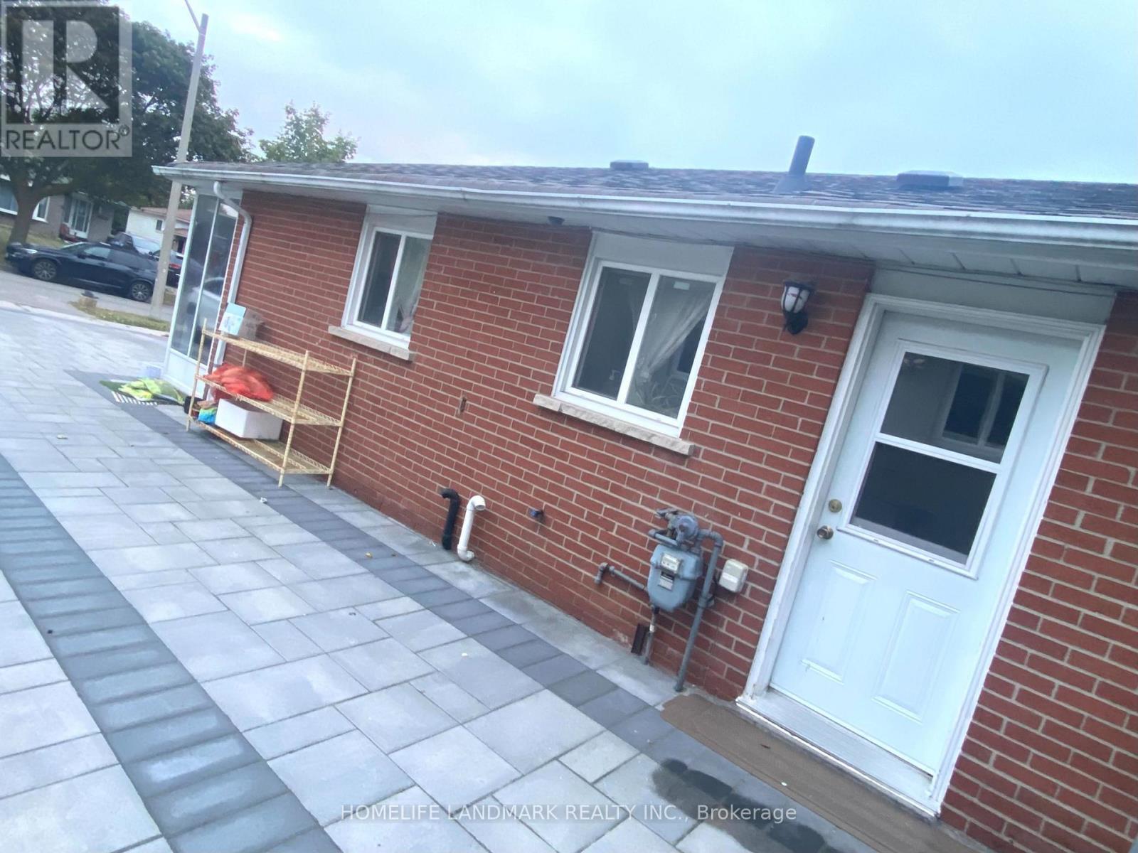 Lower - 3320 Grechen Road, Mississauga, Ontario  L5C 1X9 - Photo 2 - W13863626