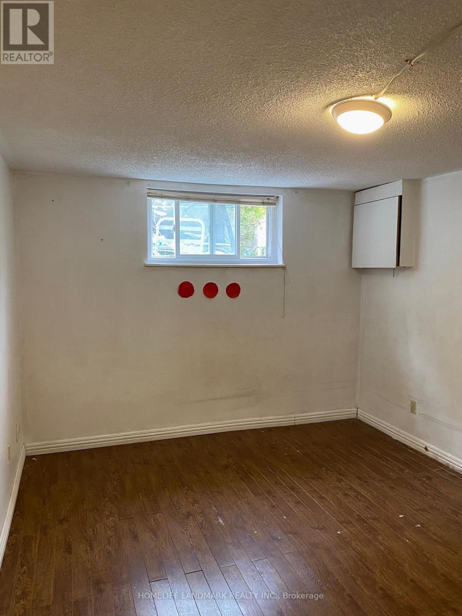 Lower - 3320 Grechen Road, Mississauga, Ontario  L5C 1X9 - Photo 8 - W13863626
