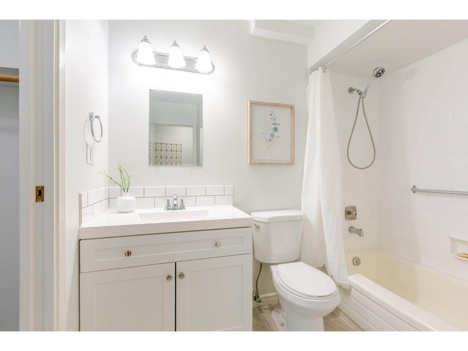 203 12890 17 Avenue, Surrey, British Columbia  V4A 1T5 - Photo 31 - R3171474