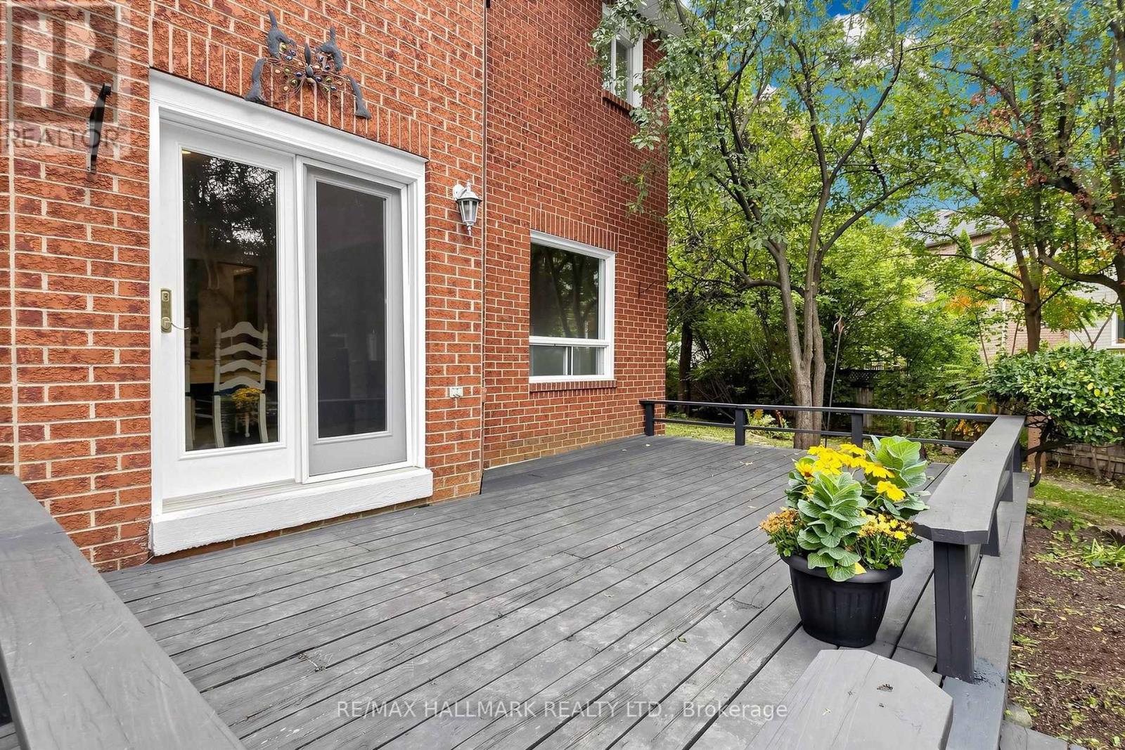 10 Driftwood Court, Richmond Hill, Ontario  L4E 3K8 - Photo 18 - N13856468