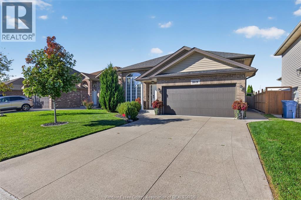 1049 THUNDERBAY, Windsor, Ontario