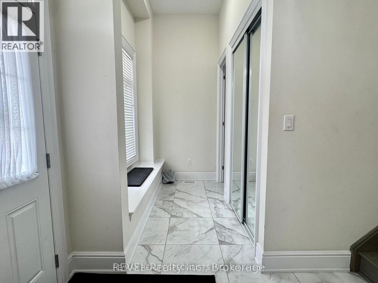 8619 Chickory Trail, Niagara Falls, Ontario  L2H 3S5 - Photo 2 - X13845466