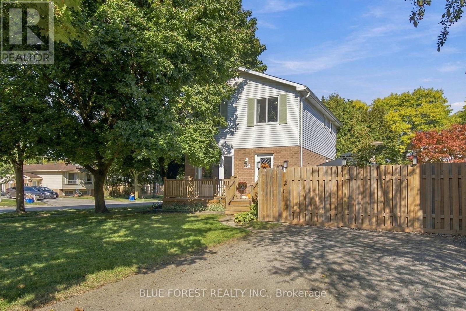 114 Hearthside Place, London East, Ontario  N5V 3N1 - Photo 1 - X13863696