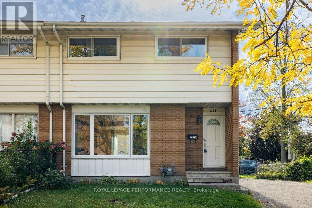 2258 RUSSELL ROAD, ottawa, Ontario