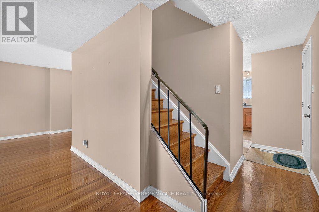 2258 Russell Road, Ottawa, Ontario  K1G 1B4 - Photo 5 - X13863734