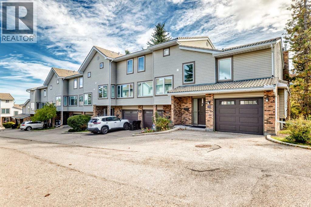 316 Coachway Lane SW