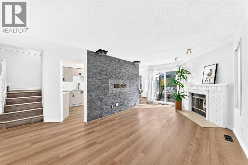 316 Coachway Lane SW