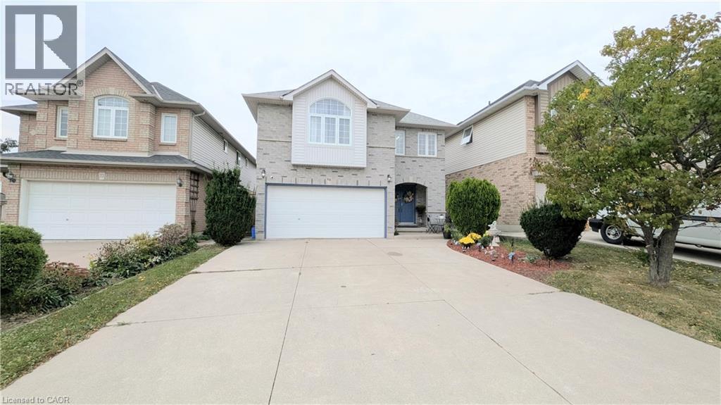 68 BENJAMIN Drive, Hamilton, Ontario