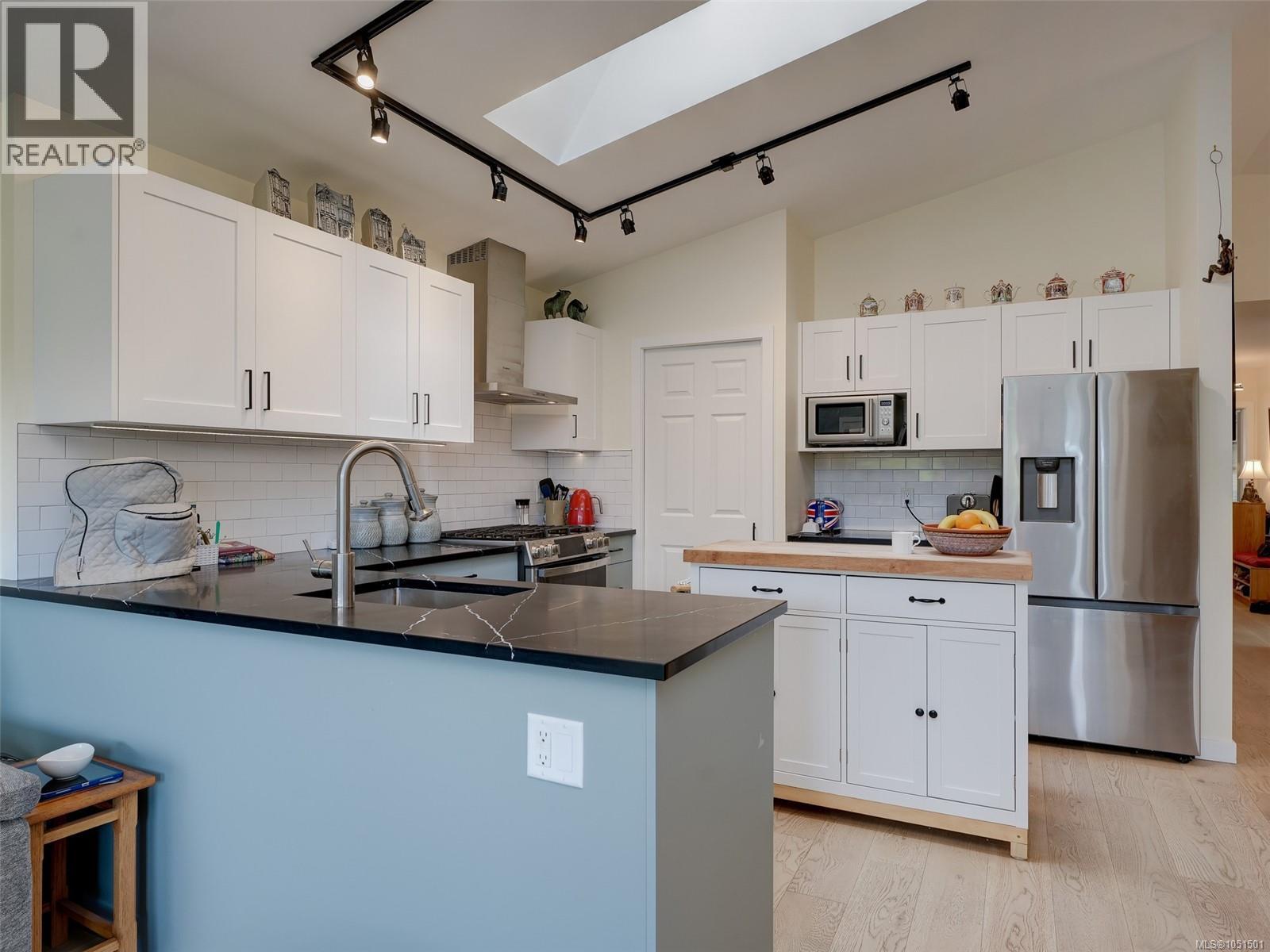 51 901 Kentwood Lane, Saanich, British Columbia  V8Y 2Y9 - Photo 6 - 1051501
