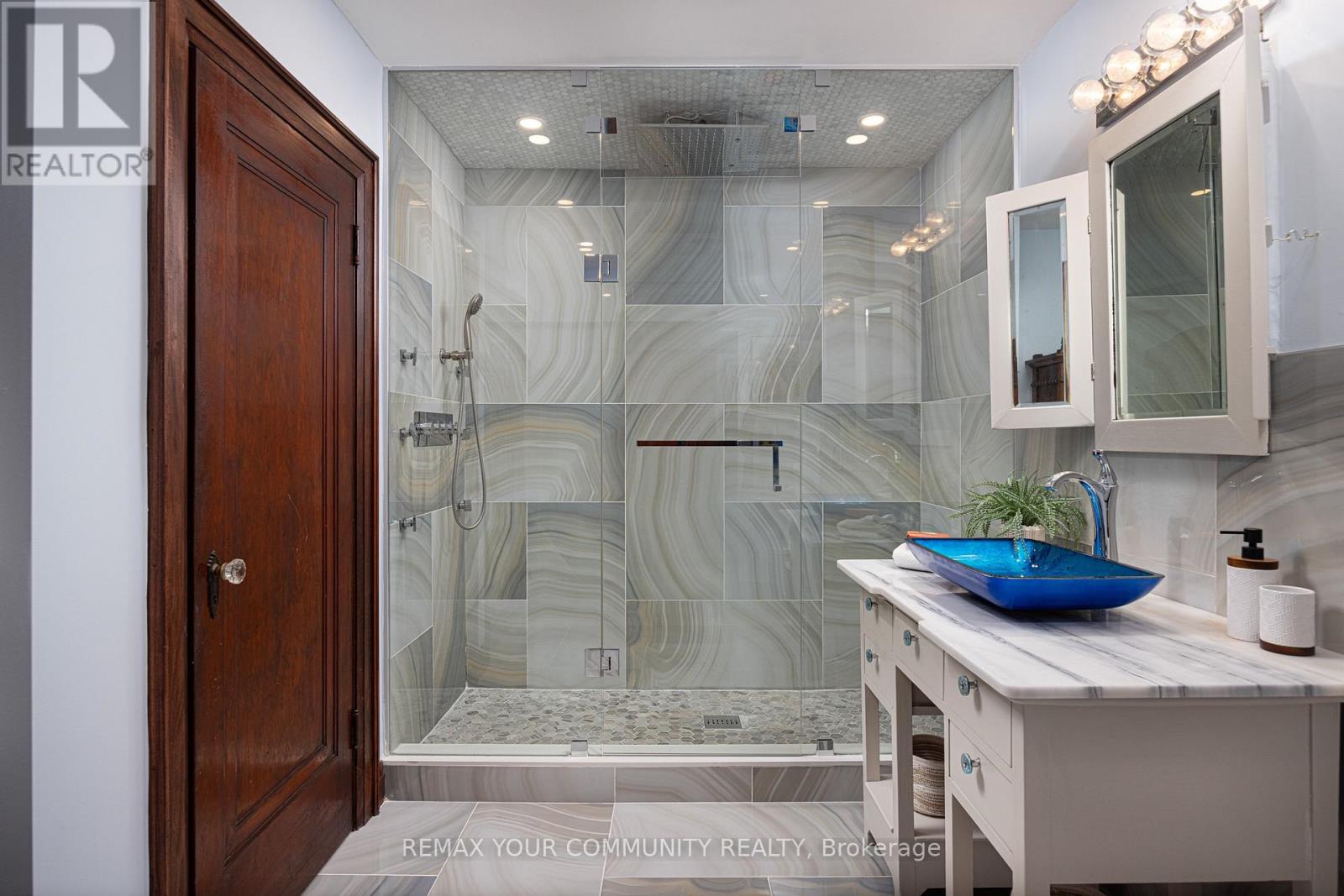 29 Denison Avenue, Toronto, Ontario  M5T 2M6 - Photo 25 - C13751796