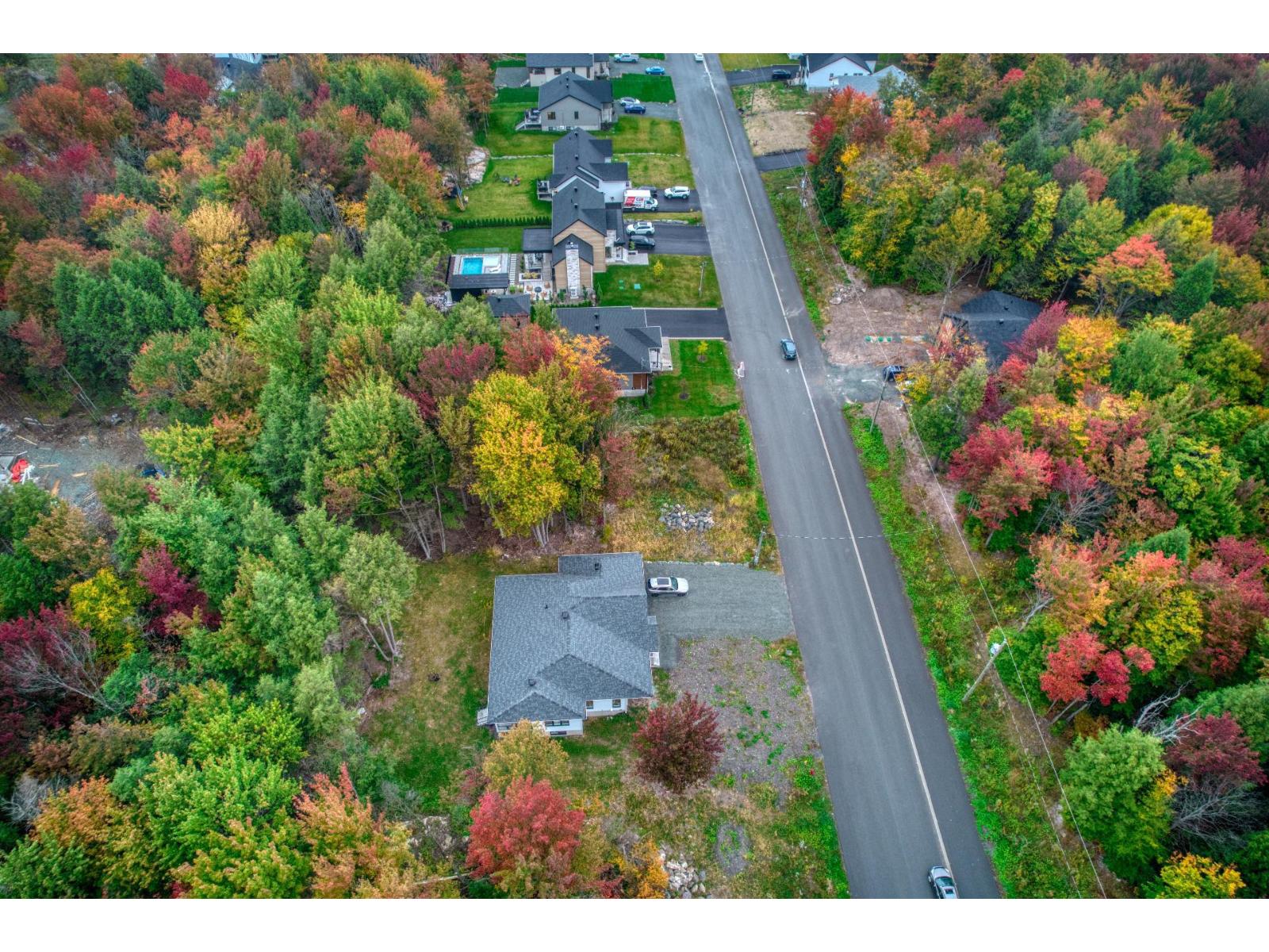 922 Rue Réjane-Laberge Granby Quebec Canada J2J0V8 2