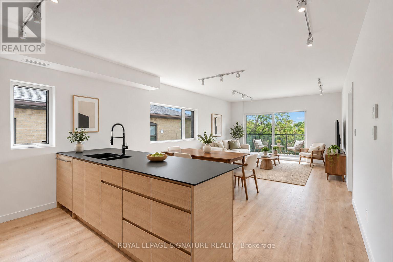 4 - 1254 DAVENPORT ROAD