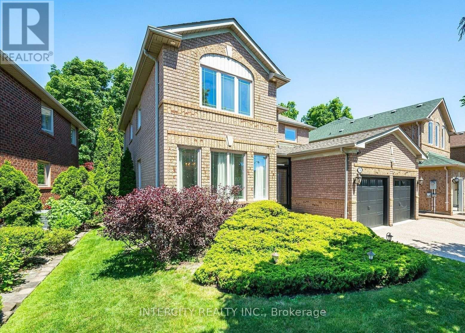 724 Peter Robertson Boulevard, Brampton, Ontario  L6R 1S9 - Photo 2 - W13863782