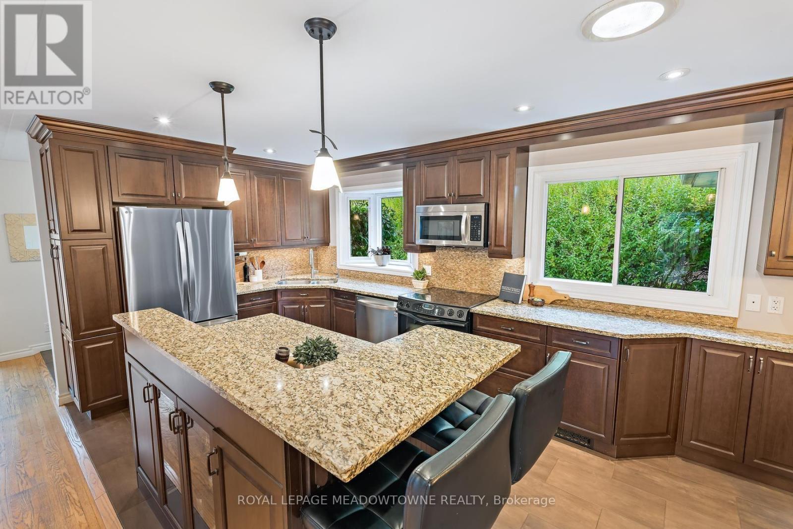 33 Fagan Drive, Halton Hills, Ontario  L7G 4P4 - Photo 13 - W13863578