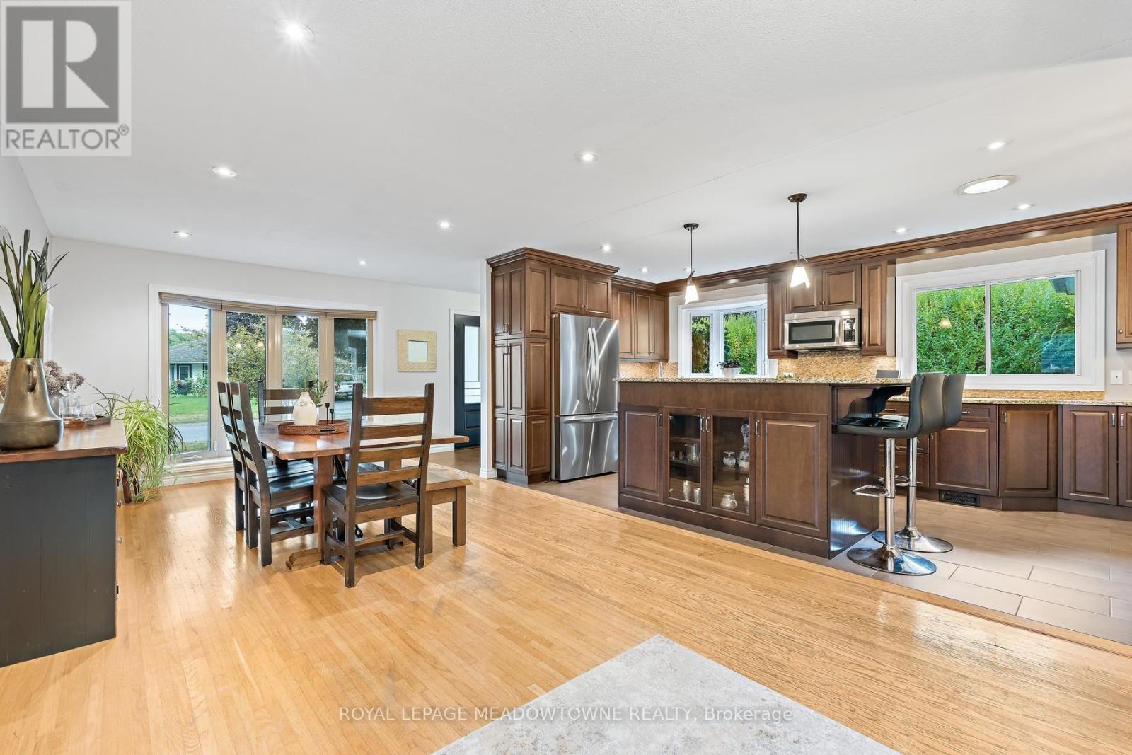 33 Fagan Drive, Halton Hills, Ontario  L7G 4P4 - Photo 5 - W13863578