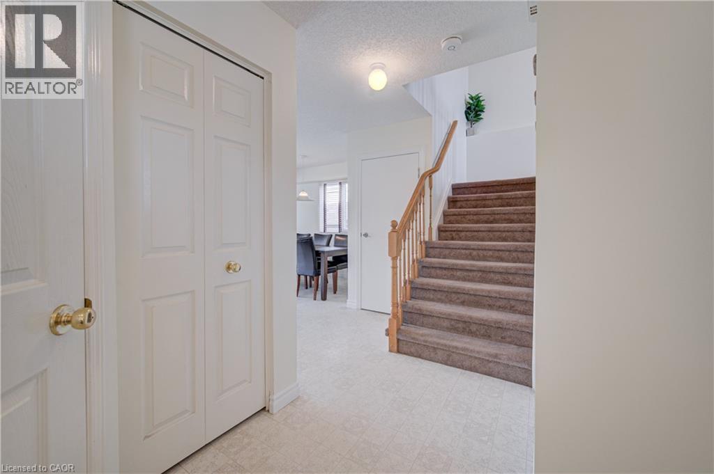 1064 Copper Leaf Crescent, Kitchener, Ontario  N2E 3W4 - Photo 5 - 40860555