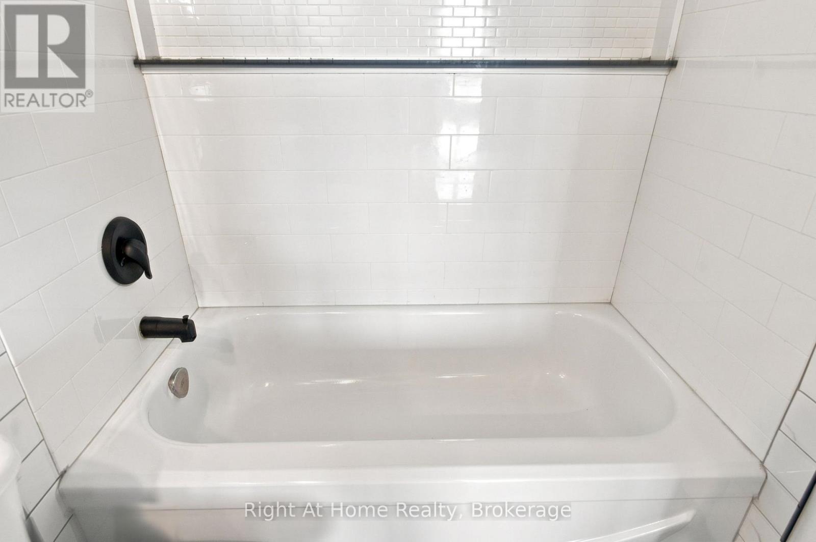 1215 - 11753 Sheppard Avenue E, Toronto, Ontario  M1B 5M3 - Photo 36 - E13863988