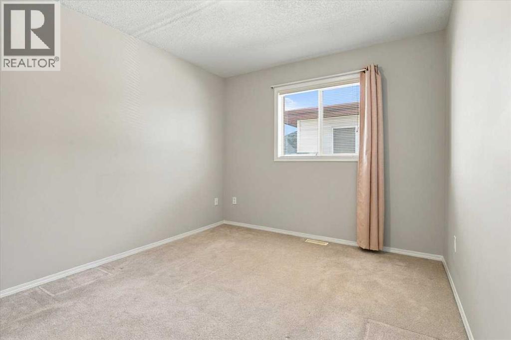 10625 Royal Oaks Drive, Grande Prairie, Alberta  T8V 8G3 - Photo 14 - A2343139