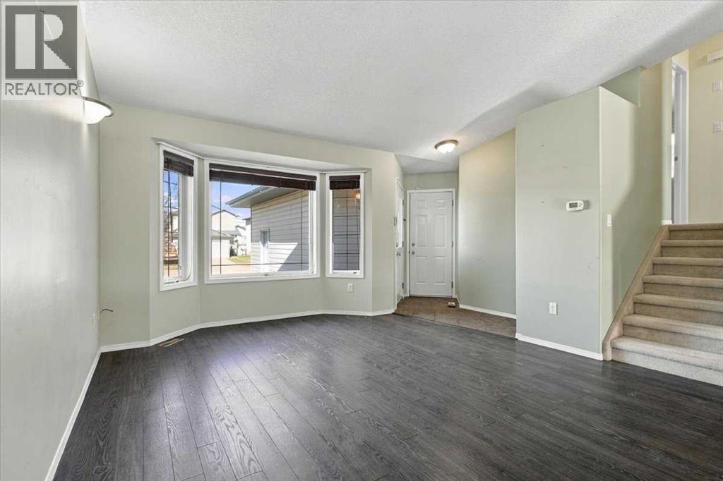 10625 Royal Oaks Drive, Grande Prairie, Alberta  T8V 8G3 - Photo 4 - A2343139