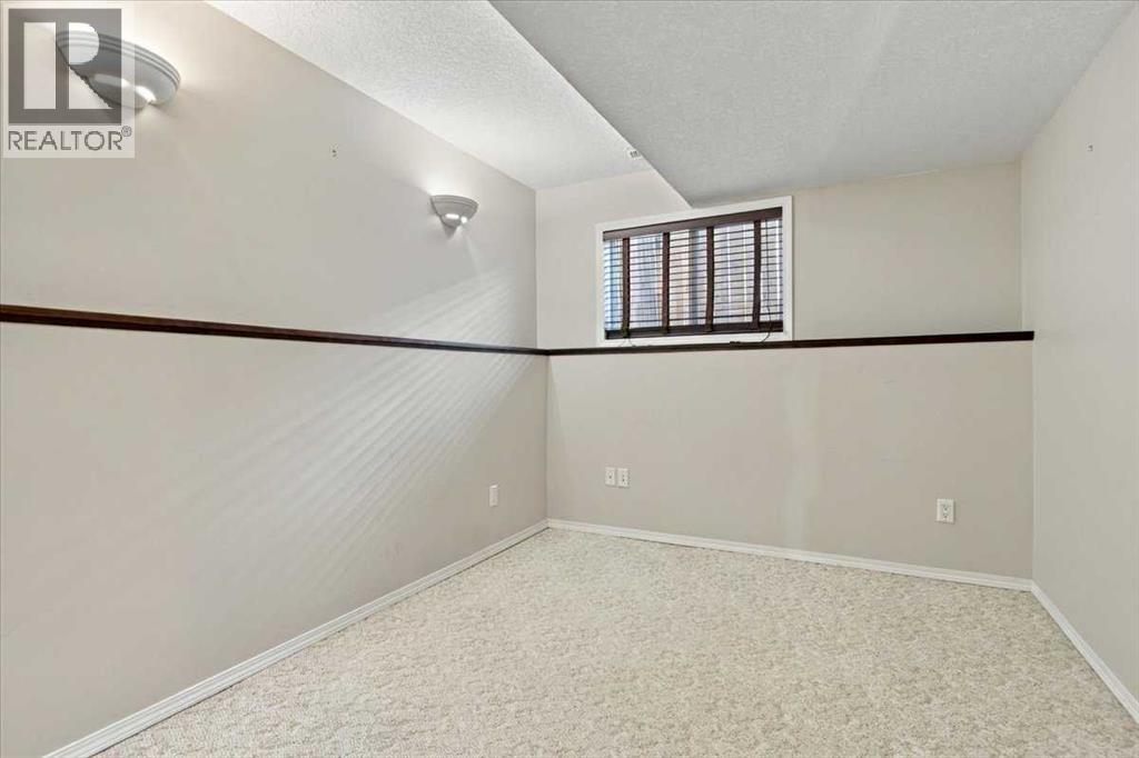 10625 Royal Oaks Drive, Grande Prairie, Alberta  T8V 8G3 - Photo 20 - A2343139