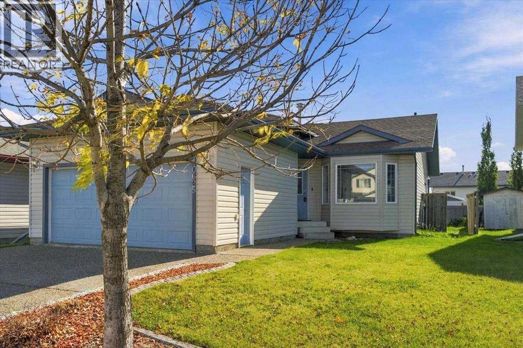 10625 Royal Oaks Drive, Grande Prairie, Alberta  T8V 8G3 - Photo 1 - A2343139