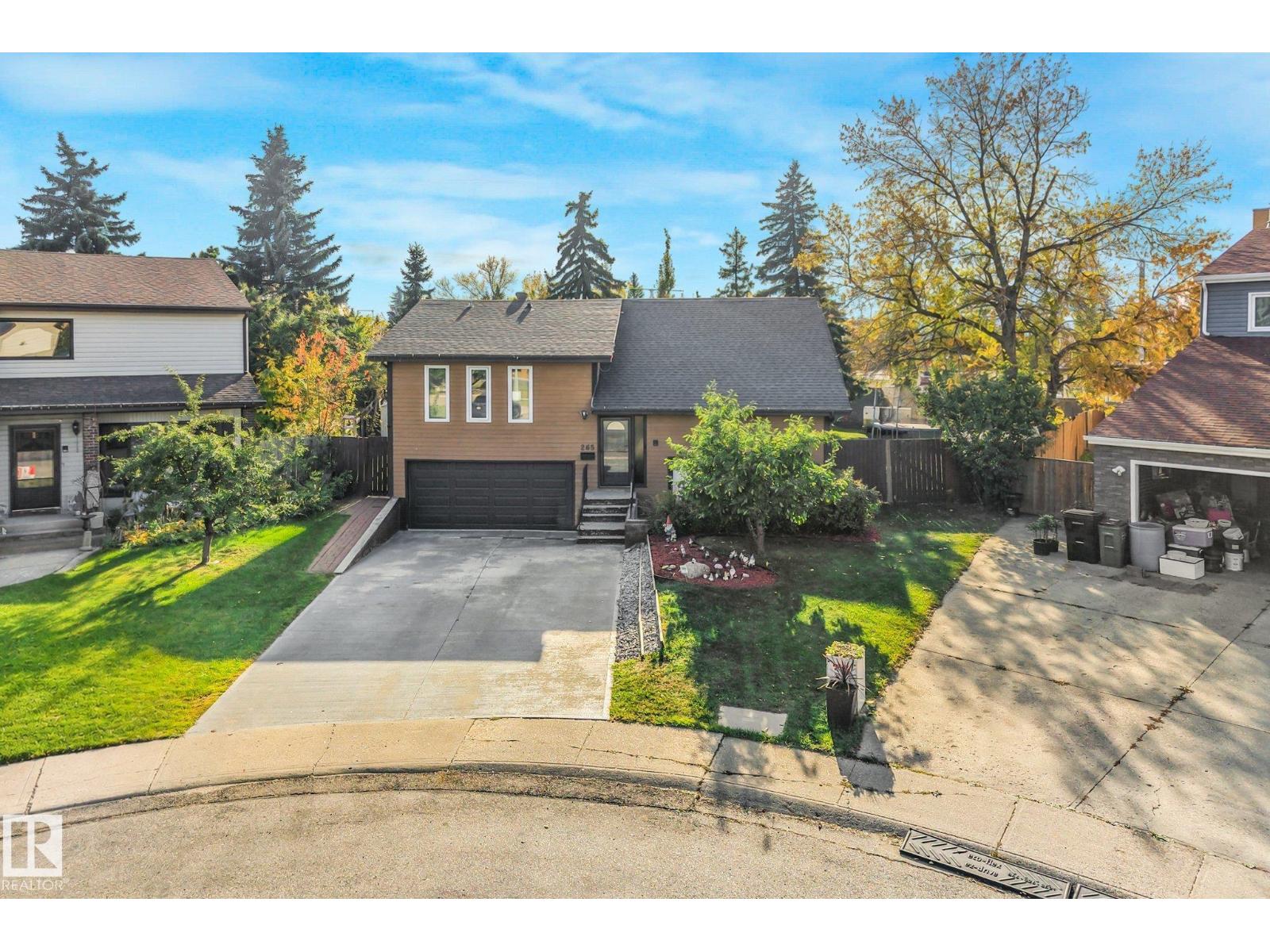 265 Grand Meadow Cr Nw, Edmonton, Alberta  T6L 1W9 - Photo 2 - E4511593