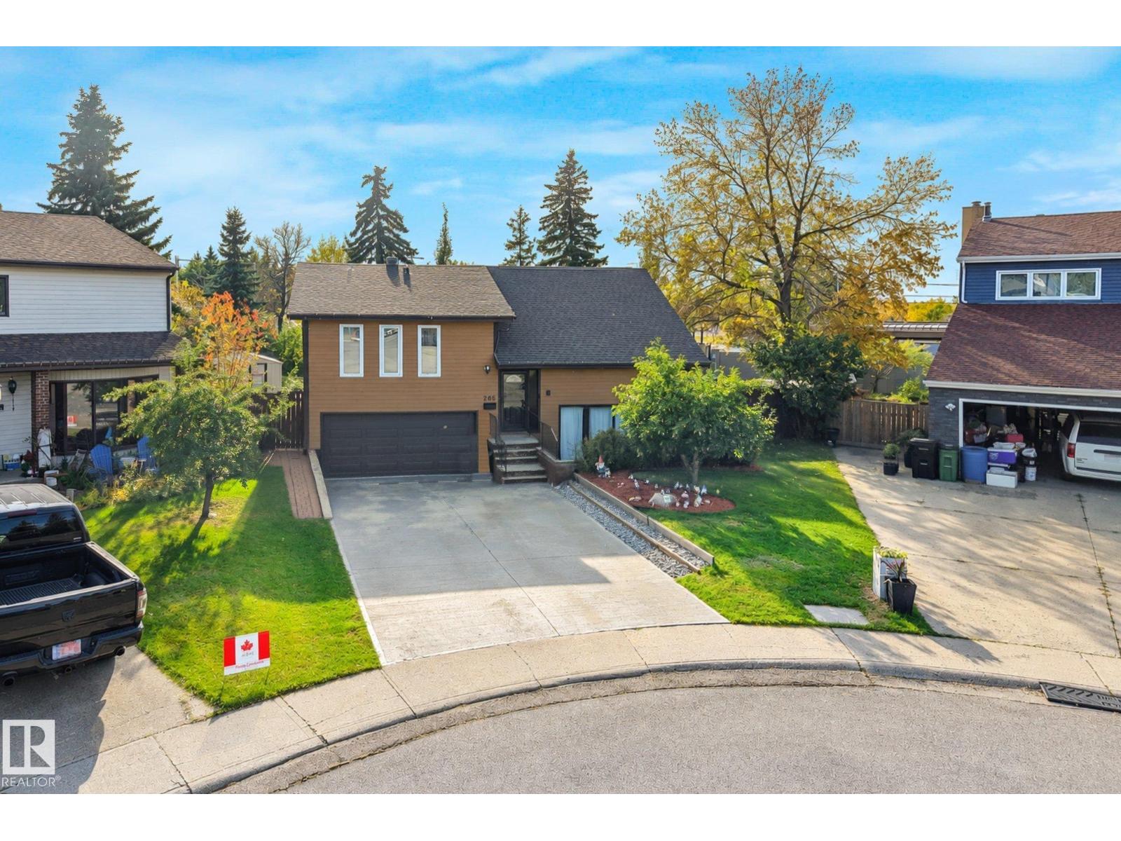 265 Grand Meadow Cr Nw, Edmonton, Alberta  T6L 1W9 - Photo 3 - E4511593