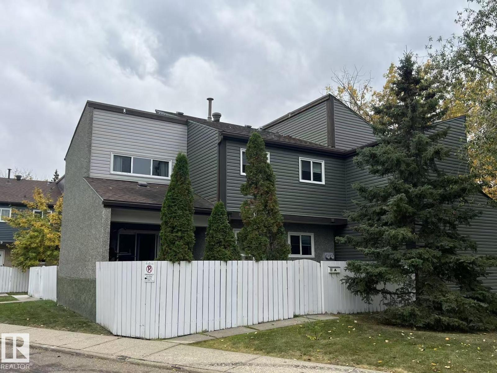 144 Kaskitayo Court Nw, Edmonton, Alberta  T6J 3T3 - Photo 2 - E4510193