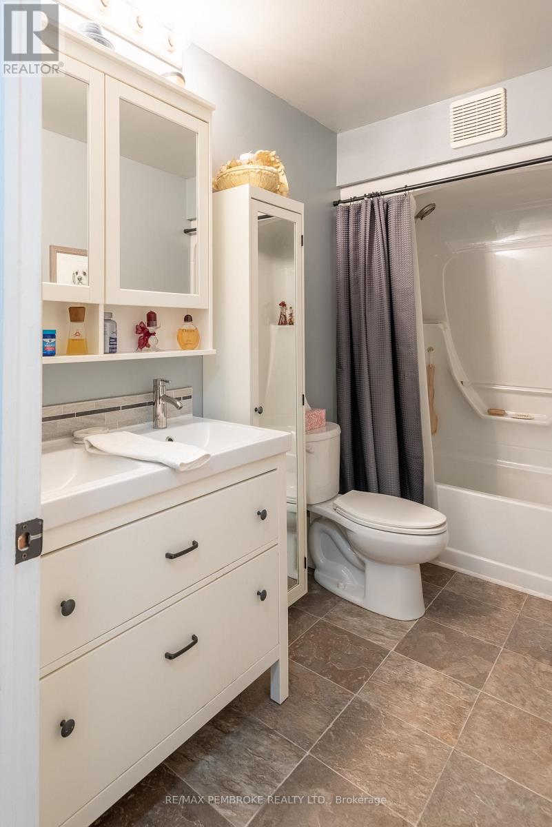 1108 Boundary Road, Pembroke, Ontario  K8A 7X1 - Photo 22 - X13863886