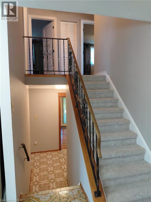 244 Guildwood Drive, Hamilton, Ontario  L9C 6W8 - Photo 12 - 40865390