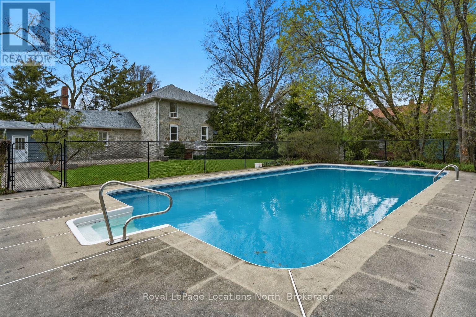 562 CAMERON STREET, Collingwood, Ontario