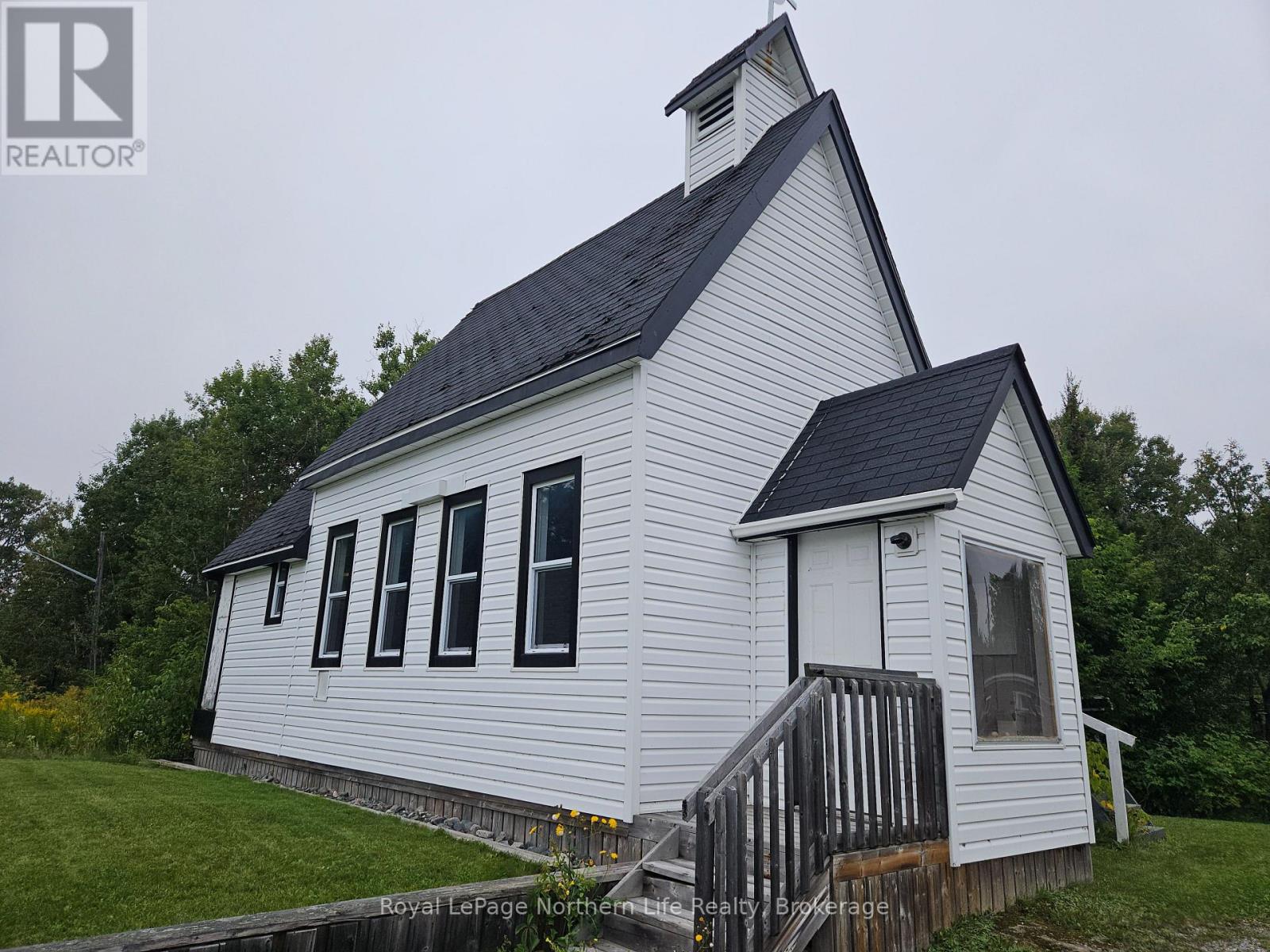 14 Parkwood Lane, Temagami, Ontario  P0J 1N0 - Photo 1 - X13864044