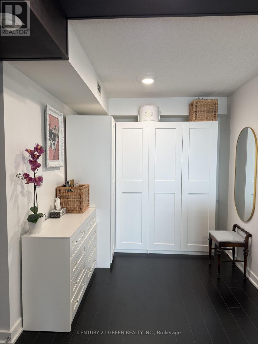 2308 - 15 Iceboat Terrace, Toronto, Ontario  M5V 4A5 - Photo 7 - C13864050