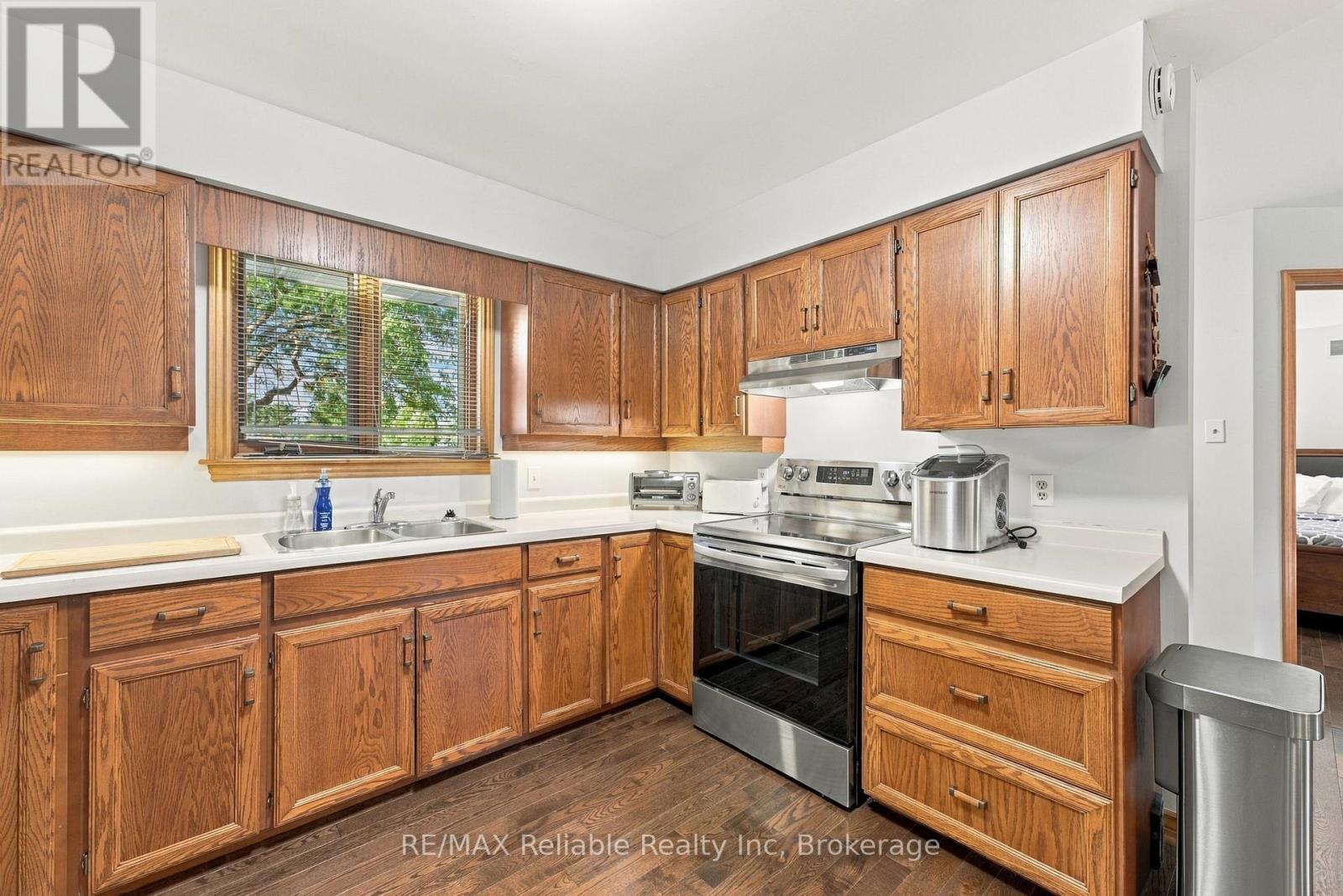 33895 Bissonette Avenue, Bluewater, Ontario N0M 2T0 - Photo 15 - X13863994