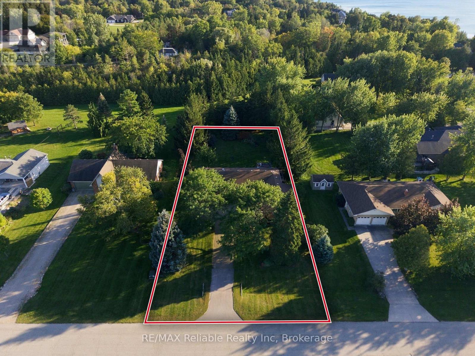 33895 Bissonette Avenue, Bluewater, Ontario N0M 2T0 - Photo 5 - X13863994
