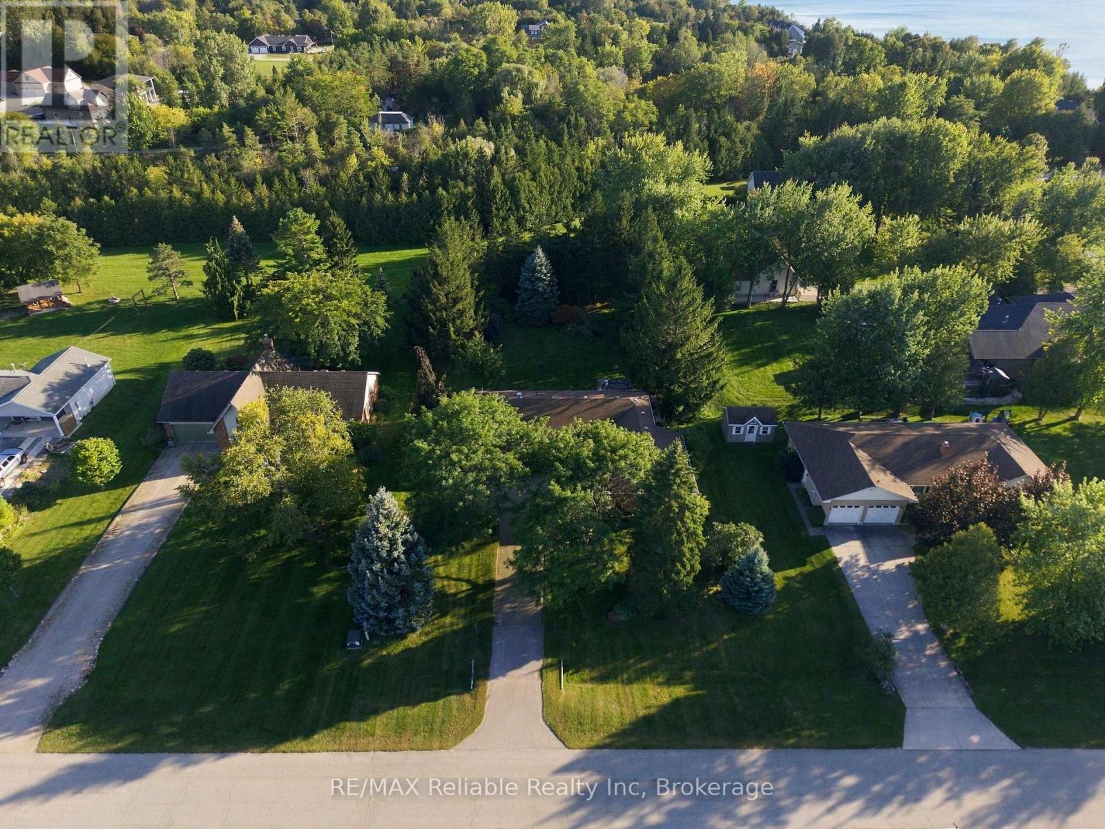 33895 Bissonette Avenue, Bluewater, Ontario N0M 2T0 - Photo 7 - X13863994
