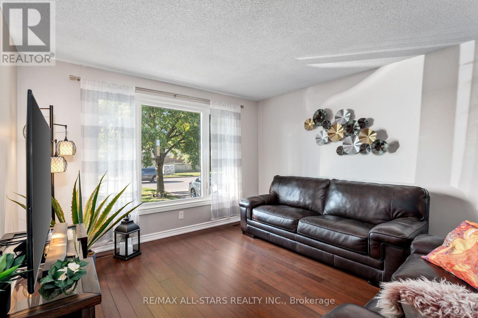 222 Biscayne Boulevard, Georgina, Ontario  L4P 3L8 - Photo 5 - N13863962