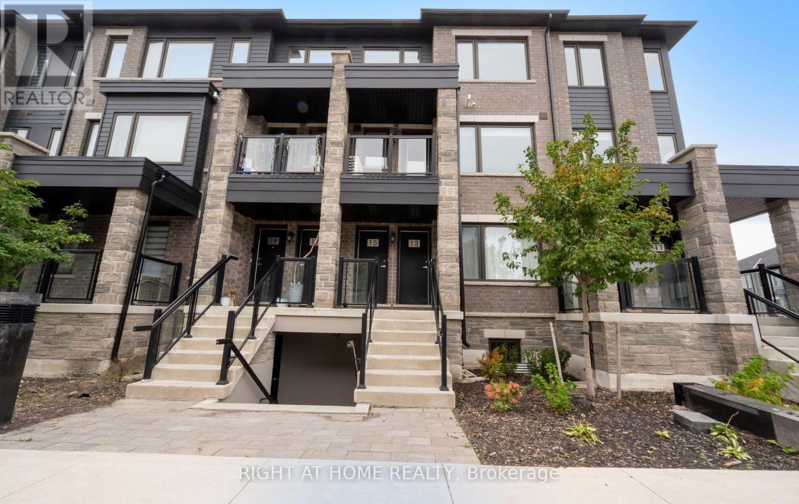 13 Magnolia Lane, Barrie, Ontario  L9J 0N9 - Photo 2 - S13863834