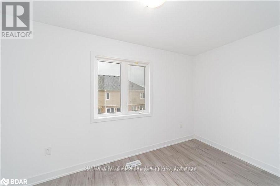 45 Hay Lane, Barrie (Innis-Shore), Ontario  L9J 0T6 - Photo 4 - S13863920