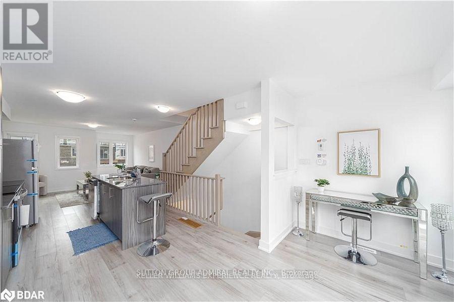 45 Hay Lane, Barrie (Innis-Shore), Ontario  L9J 0T6 - Photo 6 - S13863920